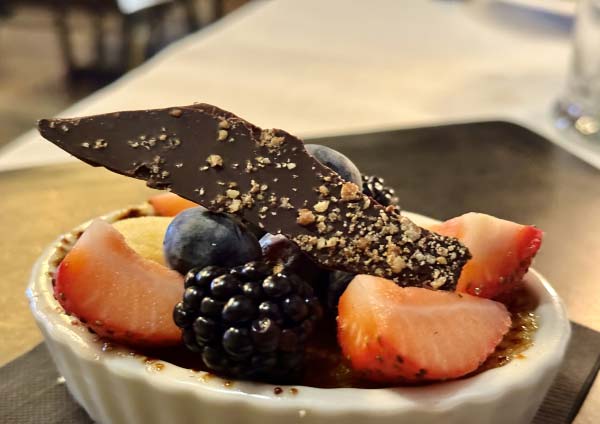 Dolce banana creme brulee