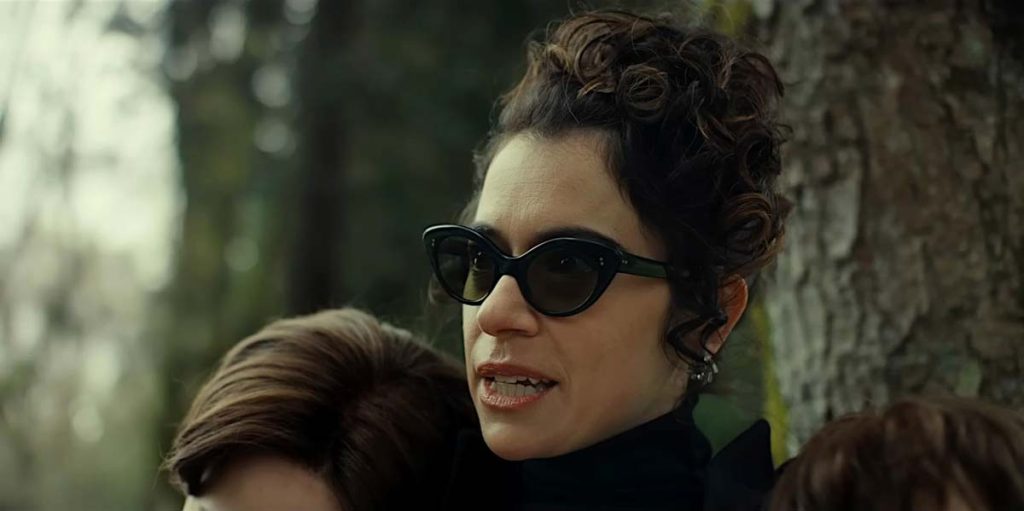 Tatiana Maslany as Lois