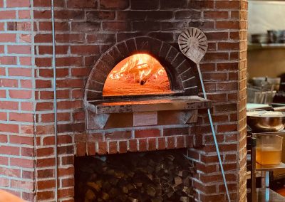 Wood fired pizza oven