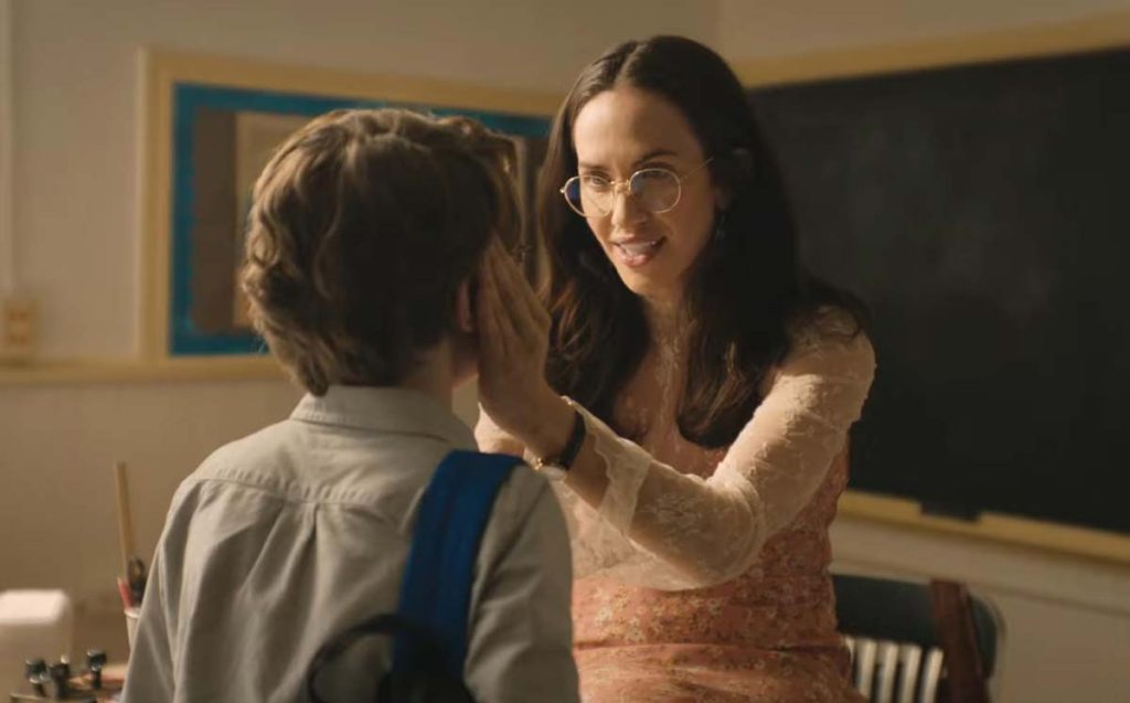 Kate Siegel as Miss Richards