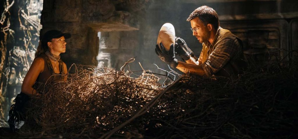Scarlett Johansson as Zora Bennett and Jonathan Bailey as Dr Loomis